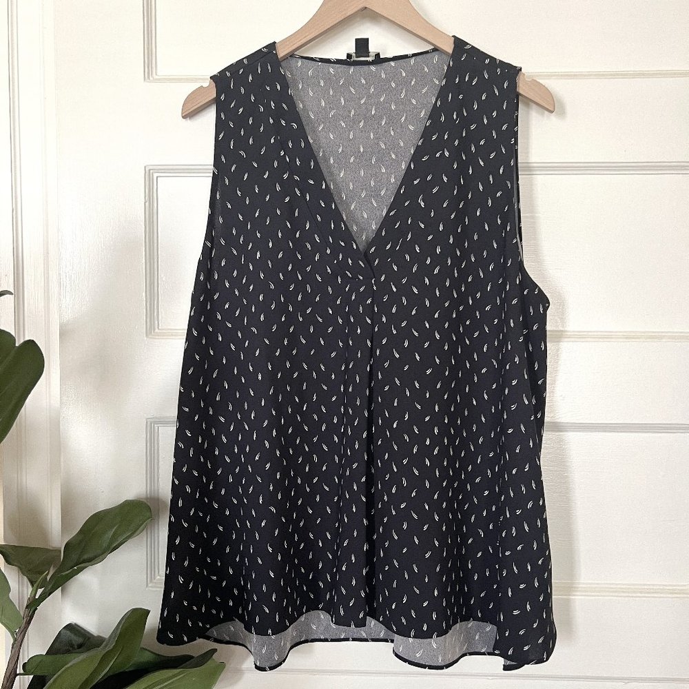 Ann Taylor V-Neck Sleeveless Graphic Printed Relaxed Fit Blouse | XL
